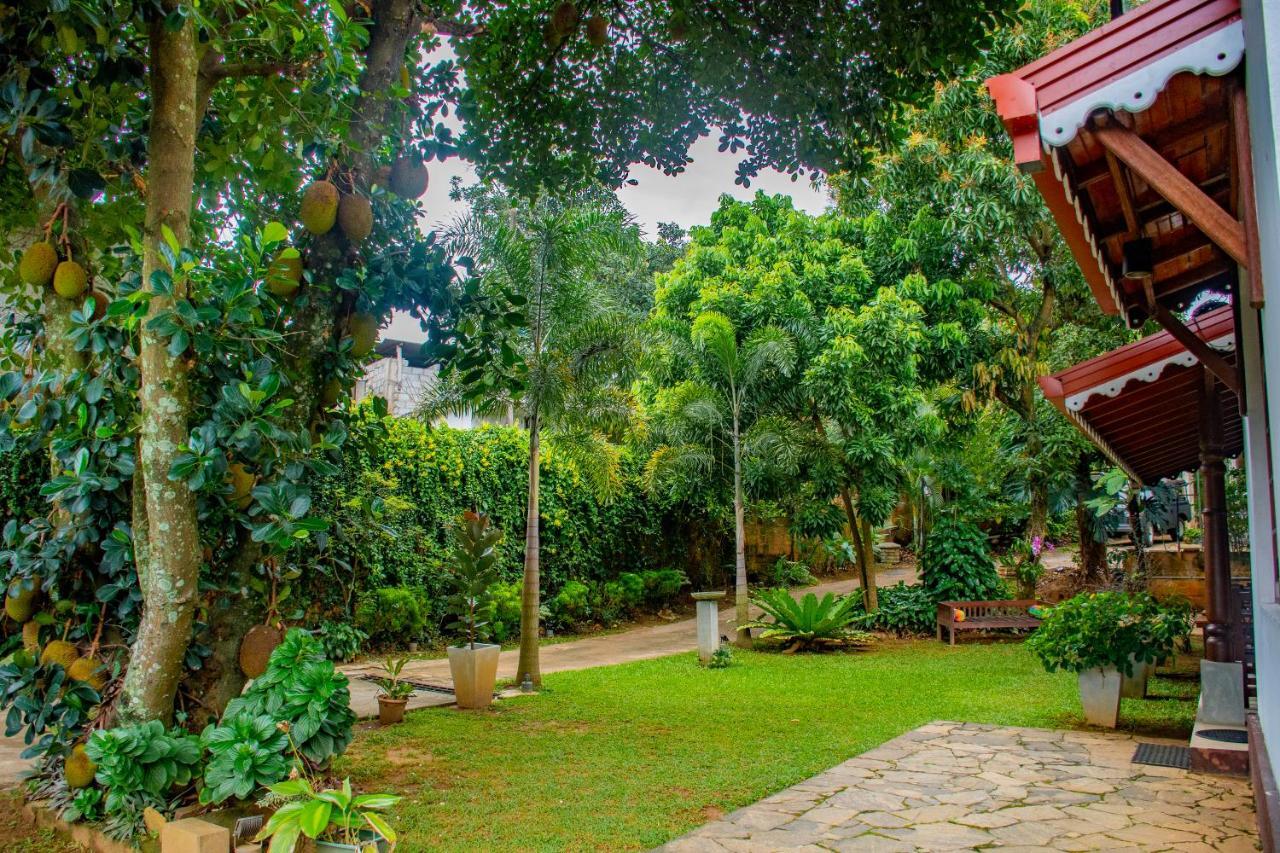Homestay Garden Rest Канди Екстериор снимка